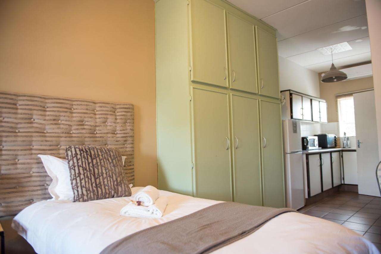 Melrose Place Guestrooms Potchefstroom Eksteriør bilde